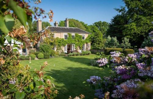 Great Hockham House | Vicarage House & Pool House