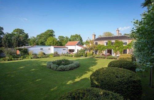 Great Hockham House | Vicarage House & Pool House