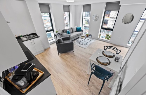 Liverpool Apartment | VICHY - Baltic Triangle Modern Apartment