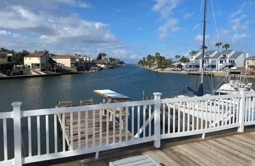 Corpus Christi Condo | Vicki's Island Hideaway