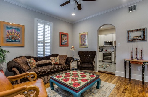 Downtown San Antonio House | Vicky's Place downtown close to Pearl Brewery, and Riverwalk