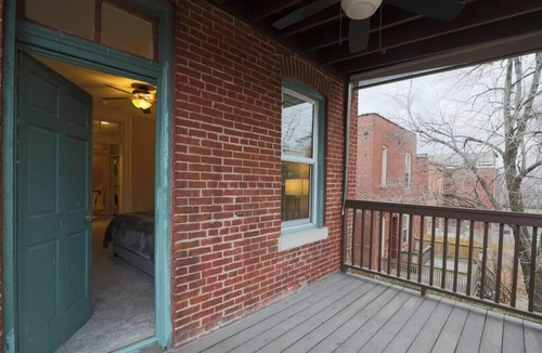 Benton Park House | Victor · Elegant 3 Story Historic Rmdl *Sleeps 18* - Pets