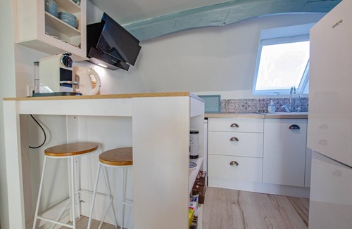 Marolles-sous-Lignieres House | Victor's chestnut tree