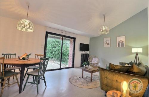 Saint-Georges-de-Chesne House | Victor