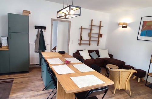 Revin House | Victor's relay