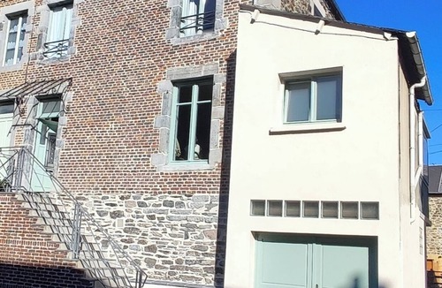 Revin House | Victor's relay