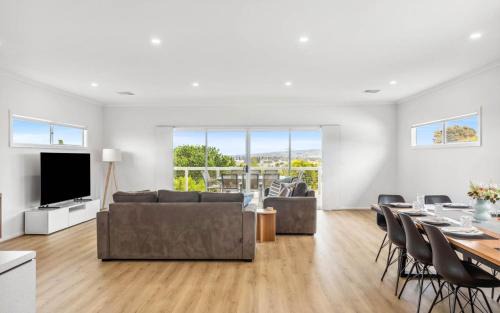 McCracken House | Victor View - With Space and Views