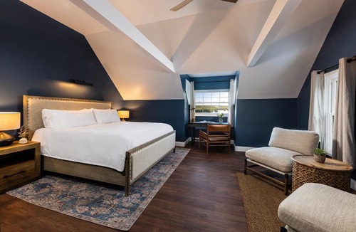 Historic District Bed & Breakfast | Victoria 1883