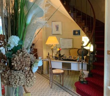 Tracy-sur-Mer Bed & Breakfast | Victoria Arromanches B&B