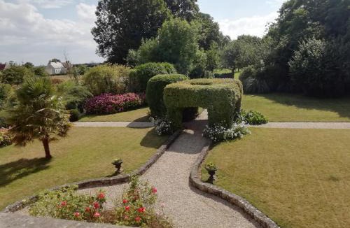 Tracy-sur-Mer Bed & Breakfast | Victoria Arromanches B&B