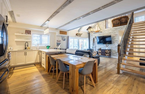 Victoria Harbour House | Victoria Harbour Cottage, Georgian Bay