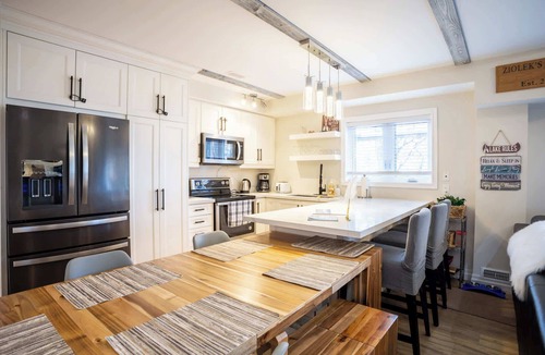 Victoria Harbour House | Victoria Harbour Cottage, Georgian Bay