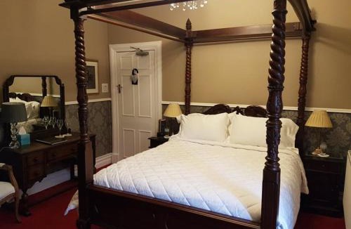 Bont Newydd House | Victoria House Room Only Accommodation