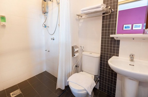 Historic George Town Hostel | Victoria Inn