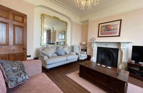 Grange-over-Sands House | Victoria Mount