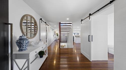 Emerald Beach House | Victoria's - Hamptons Beachside Residence