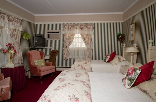 Wolfville Bed & Breakfast | Victoria's Historic Inn