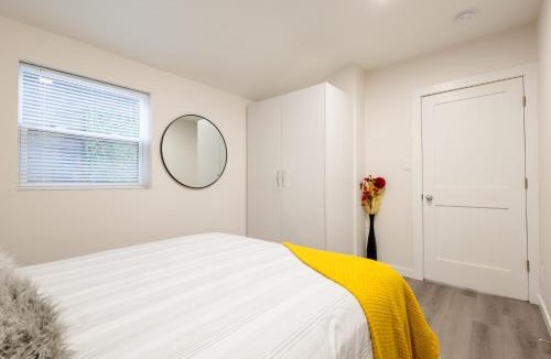 Downtown London Apartment | Victoria's Lookout