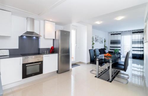 Flamenca Beach Apartment | Victoria Sunny flat with sea and pool view