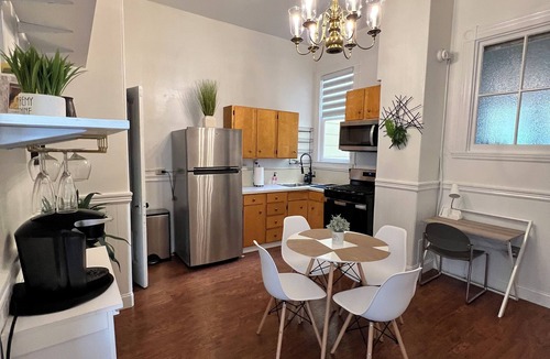 Bernal Heights Apartment | Victorian Bldg with high ceiling
