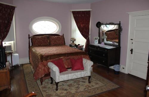 Towanda Bed & Breakfast | Victorian Charm Inn