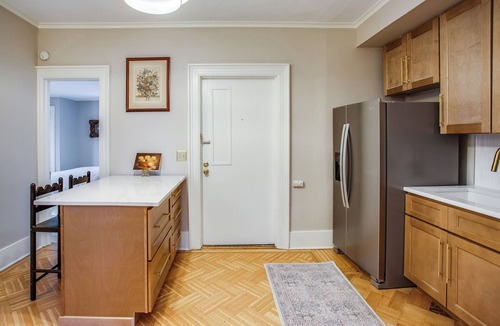 East Avenue Apartment | Victorian Elegance: 2 Bedroom w/King Beds off Park Ave