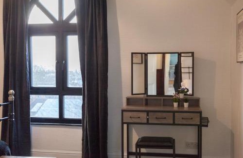 Manchester Villa | Victorian Elegance at Kingscliffe, Sleeps 17