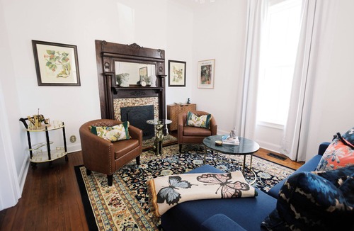 The Nations House | Victorian Estate, Fenced Yard-Pets, Bachelorette, 8 min to DT