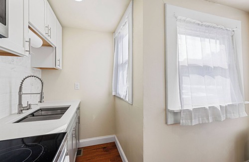 North Tonawanda Apartment | Victorian Gem Private Entry W/D + Kitchen