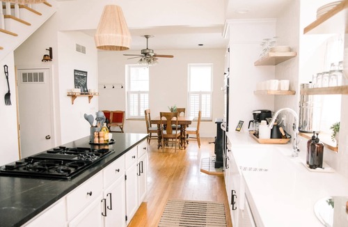 St. Charles House | Victorian Gem Steps from Main St - Sleeps 9 & Pets