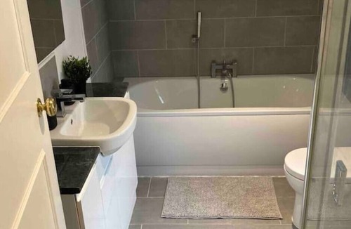 Calcot House | Victorian house with hybrid exercise / workspace