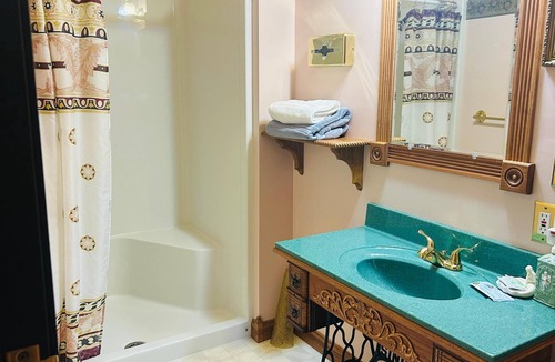 Superior Hotel | Victorian Inn Superior By Capital O NE