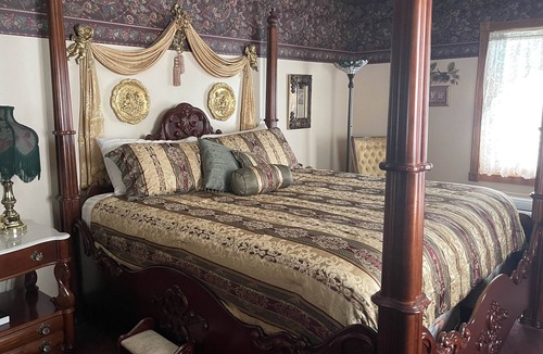 Superior Hotel | Victorian Inn Superior By Capital O NE