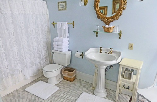 Ferndale Main Street Historic District Hotel | Victorian Inn