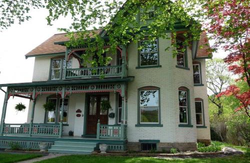 Clearfield Bed & Breakfast | Victorian Loft Bed and Breakfast