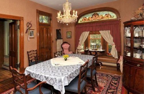 Clearfield Bed & Breakfast | Victorian Loft Bed and Breakfast