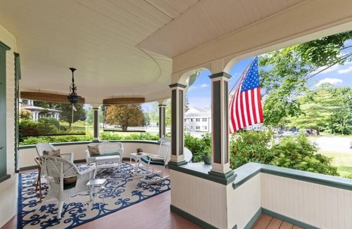 Bennington Bed & Breakfast | Victorian mansions Coach Room with Breakfast