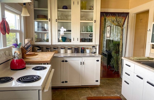 York House | Victorian on Garden Best Location in Town