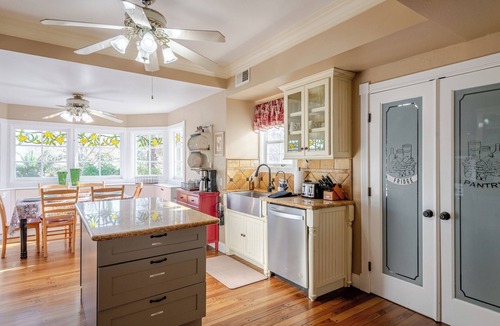 Paso Robles House | Victorian Ranch, Two Houses, Sleeps 30! 11 Bedrooms, 7 Baths, Tennis/Pickle Ball