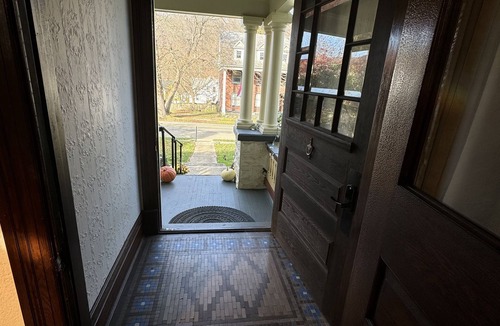 Reno House | Victorian River Trail Retreat - Williams House