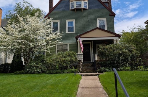 Reno House | Victorian River Trail Retreat - Williams House