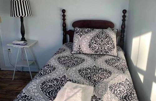 Goshen House | Victorian Rose/Brook Road Inn