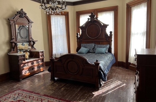 Blue Mound House | Victorian Style Mansion- Family oriented and perfect escape.