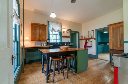 Damariscotta House | Victorian with Lawn & Beautiful Water Views.