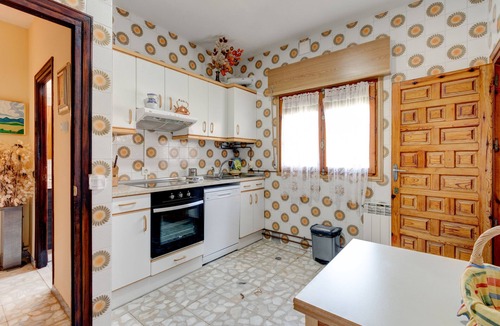 Riaza Villa | Victoriana Riaza Farm. Ideal for families up to 8 people. Large Garden.