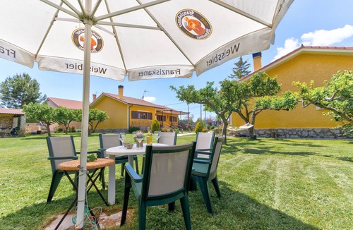 Riaza Villa | Victoriana Riaza Farm. Ideal for families up to 8 people. Large Garden.