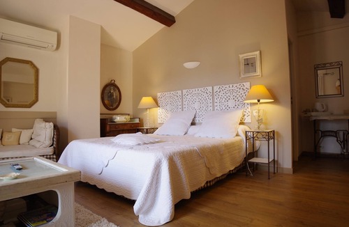 Bizanet Bed & Breakfast | Victorine Guest Room