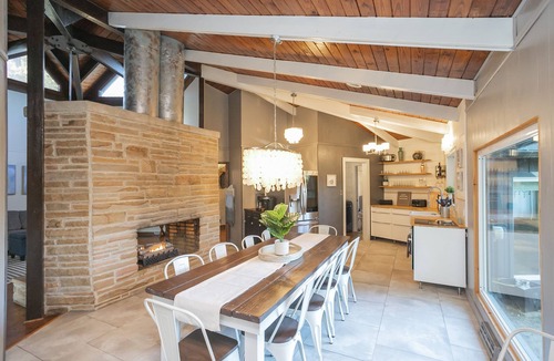Smyrna House | Victory View Retreat Modern Group Stay