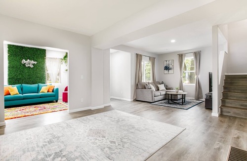 Near Northwest House | Victory Villa - 5 BR Home 5 Min From Campus<>ND Living