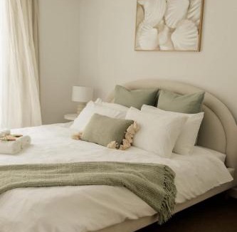 Newcastle West Apartment | Vida Central - 2 bed, 1.5 bath w parking, gym & pool